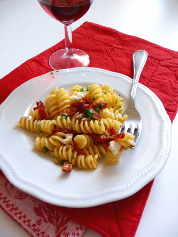 pasta-con-pomodori-secchi2