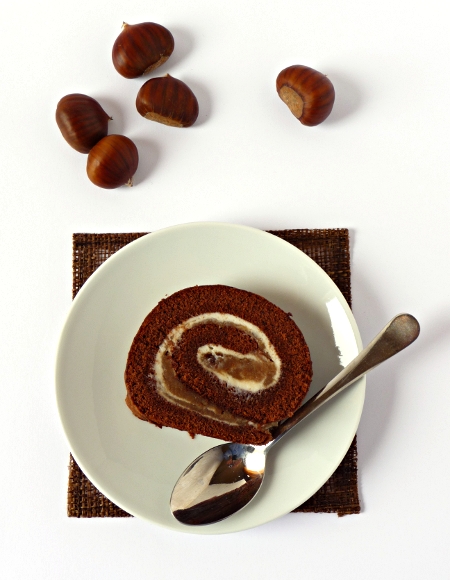 cocoa roll with chestnut and ricotta cream 